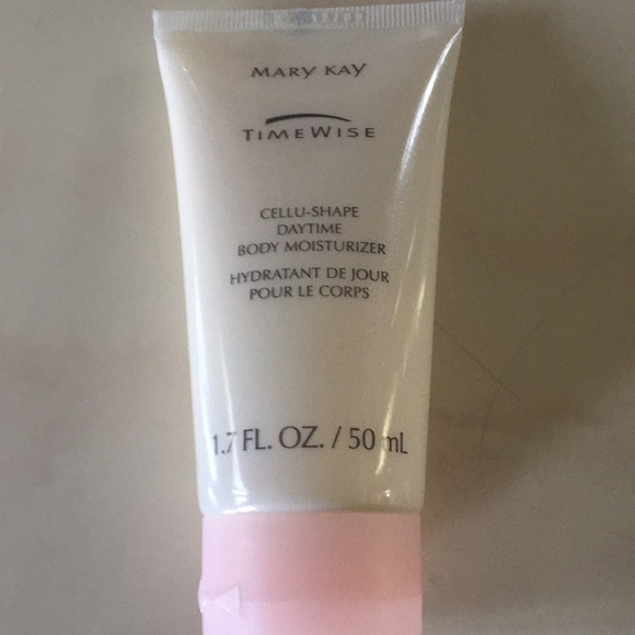 Mary Kay Travel-Sized Set - Picture 3 of 5